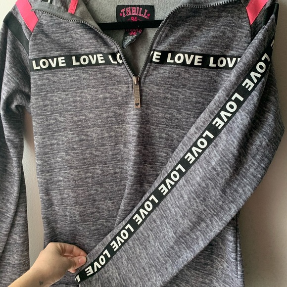 LOVE FITNESS SWEATER WORKOUT SWEATER - Picture 2 of 3